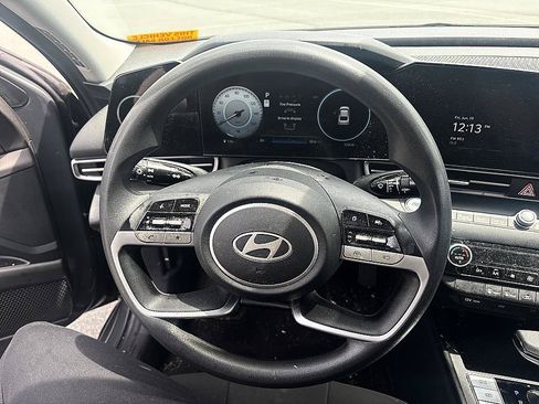 Used 2024 Hyundai Elantra SEL FWD image 17