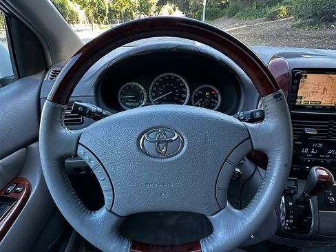 Used 2005 Toyota Sienna XLE Limited FWD image 57