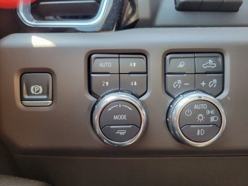 Used 2024 GMC Sierra 1500 Denali w/ Technology Package AWD/4WD image 22