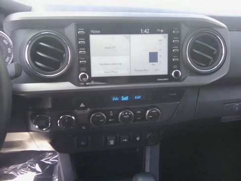 Used 2023 Toyota Tacoma TRD Sport image 17