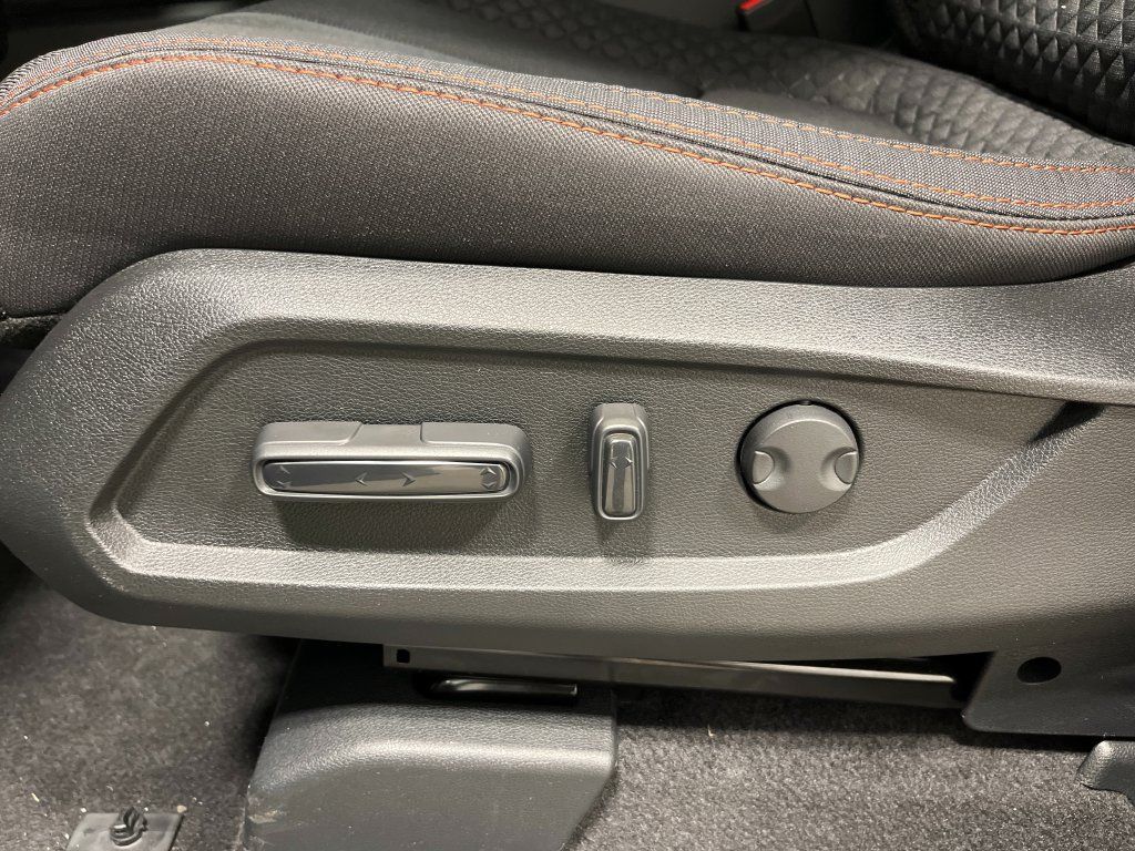 Used 2025 Honda Pilot Sport image 14