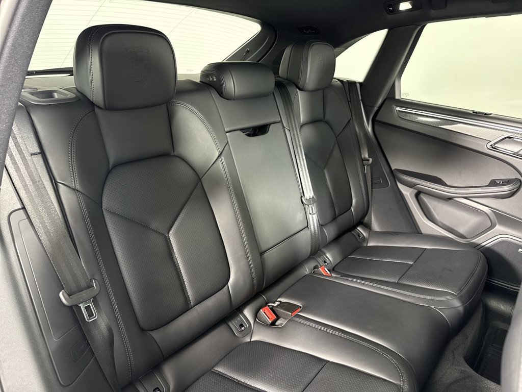 Certified 2026 Porsche Macan S AWD/4WD image 23