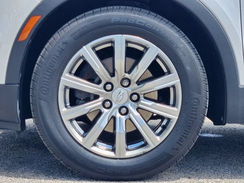 Used 2022 Cadillac XT4 Premium Luxury w/ Cold Weather Package FWD image 11