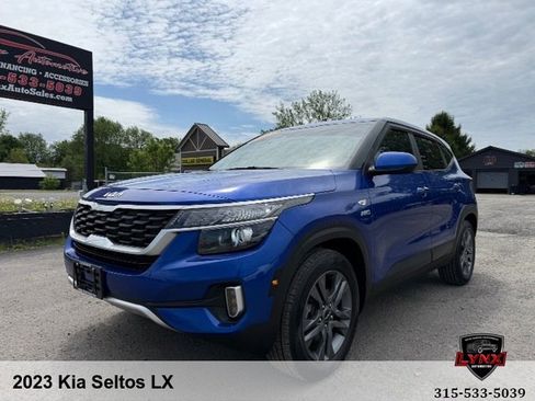 Used 2023 Kia Seltos LX AWD/4WD image 1