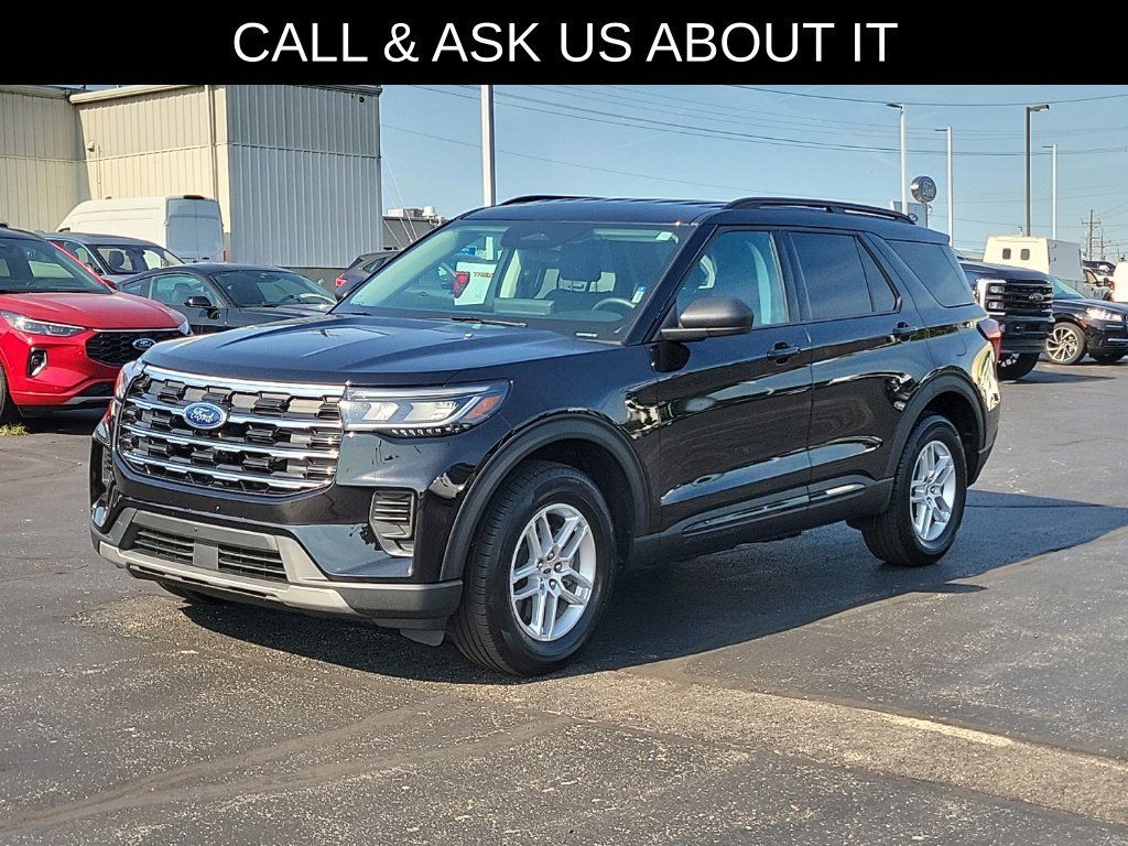 Used 2026 Ford Explorer Active AWD/4WD image 2