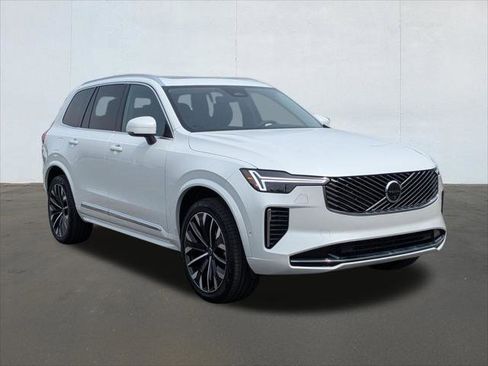 Used 2025 Volvo XC90 B6 Plus image 7