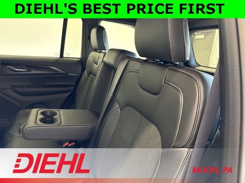 New 2025 Jeep Grand Cherokee Altitude w/ Trailer Tow Package image 17