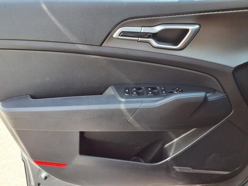 Used 2023 Kia Sportage LX image 24