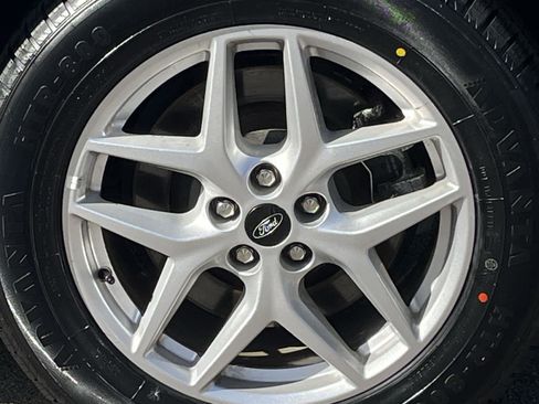 Used 2023 Ford Edge SEL image 11