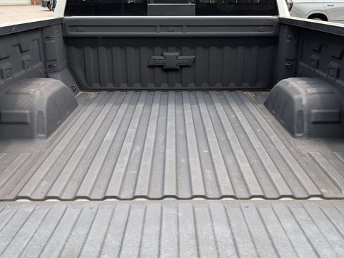 Used 2019 Chevrolet Silverado 1500 LT Trail Boss AWD/4WD image 19