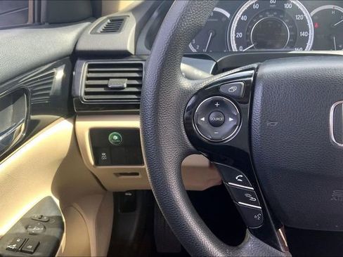 Used 2016 Honda Accord LX image 18