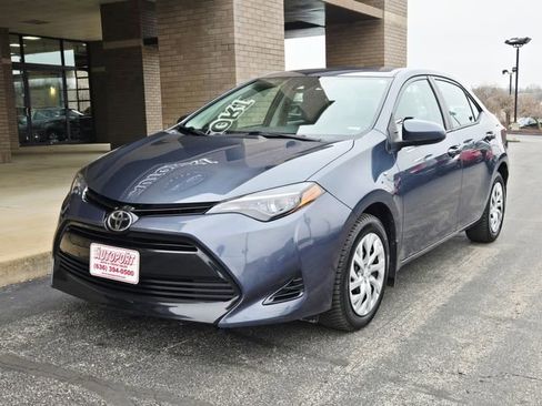Used 2017 Toyota Corolla LE image 3