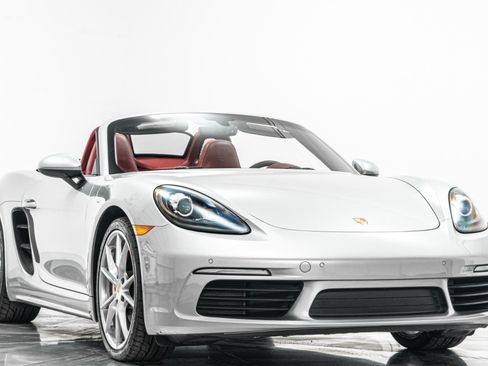 Used 2018 Porsche 718 Boxster S RWD image 3