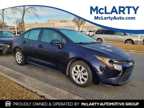 Used 2023 Toyota Corolla LE image 1