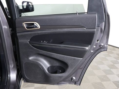 Used 2020 Jeep Grand Cherokee Laredo w/ Security & Convenience Group image 24