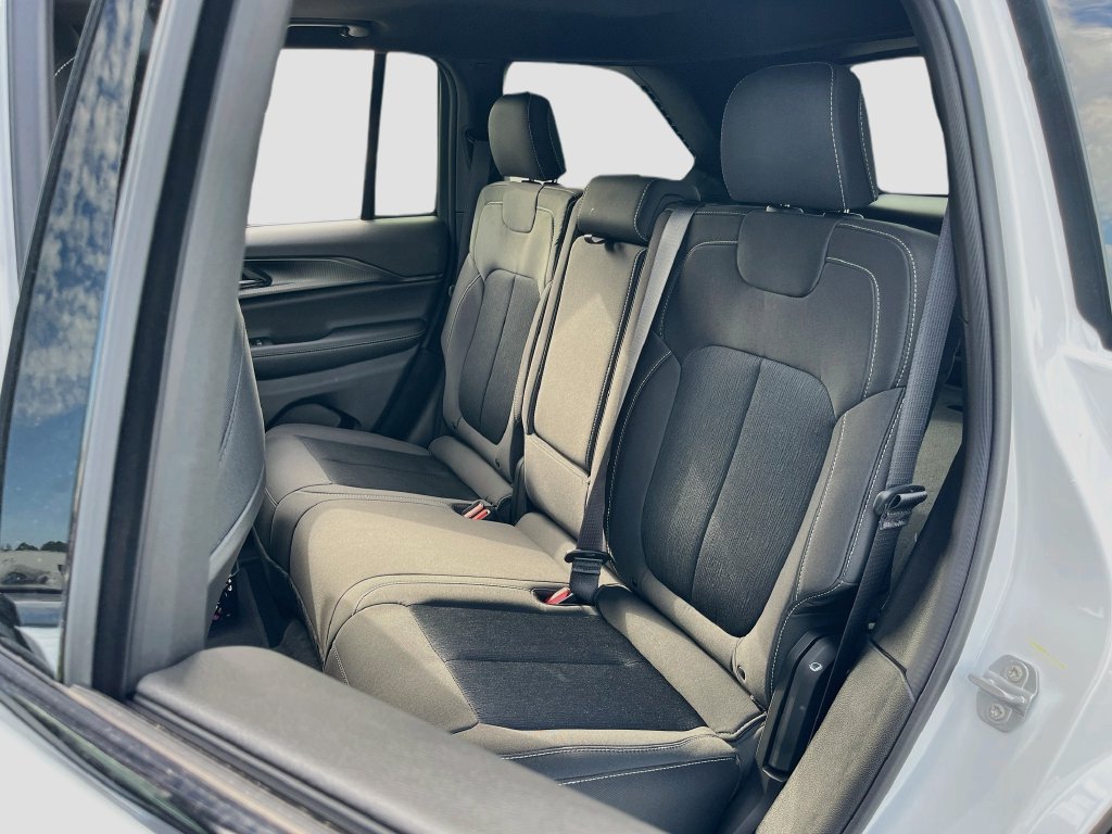 New 2026 Jeep Grand Cherokee Laredo X RWD image 24