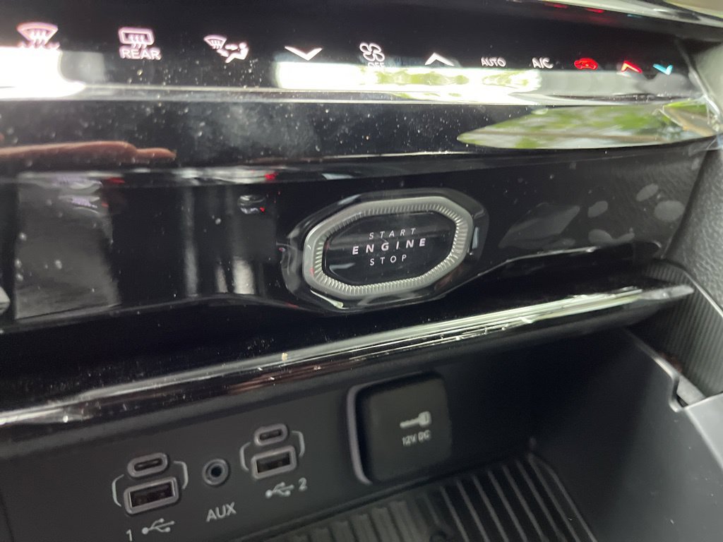 New 2026 Jeep Grand Cherokee Altitude AWD/4WD image 32