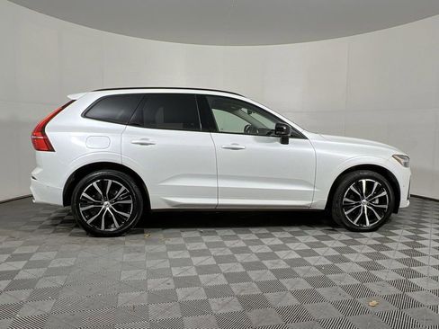 Certified 2025 Volvo XC60 B5 Plus image 11