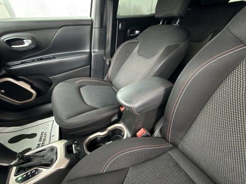 Used 2016 Jeep Renegade 75th Anniversary image 22
