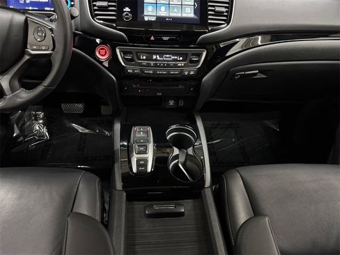 Used 2022 Honda Pilot Touring image 25