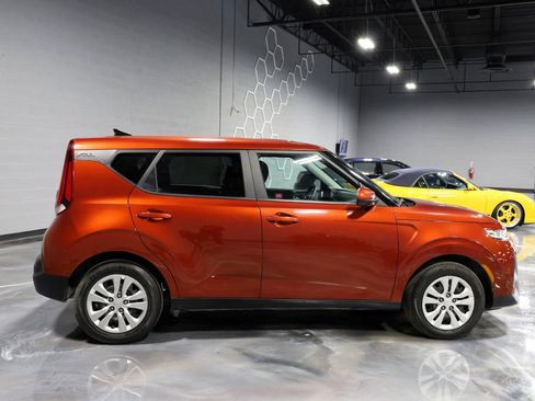 Used 2021 Kia Soul LX FWD image 8