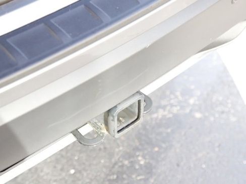 Used 2023 Ford Explorer XLT w/ Equipment Group 202A image 6