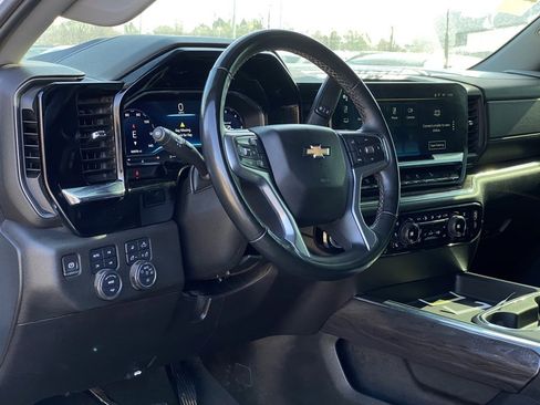 Used 2024 Chevrolet Silverado 2500 LTZ w/ LTZ Convenience Package image 10