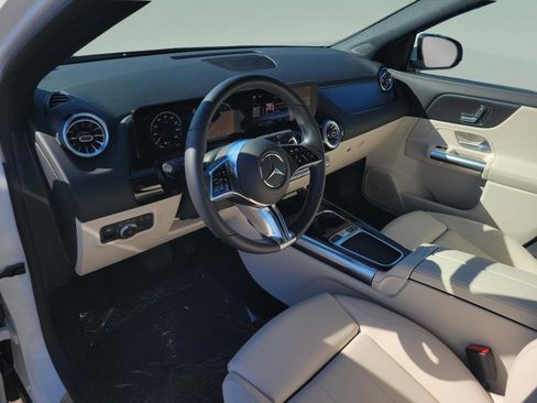 Certified 2025 Mercedes-Benz GLA 250 image 15