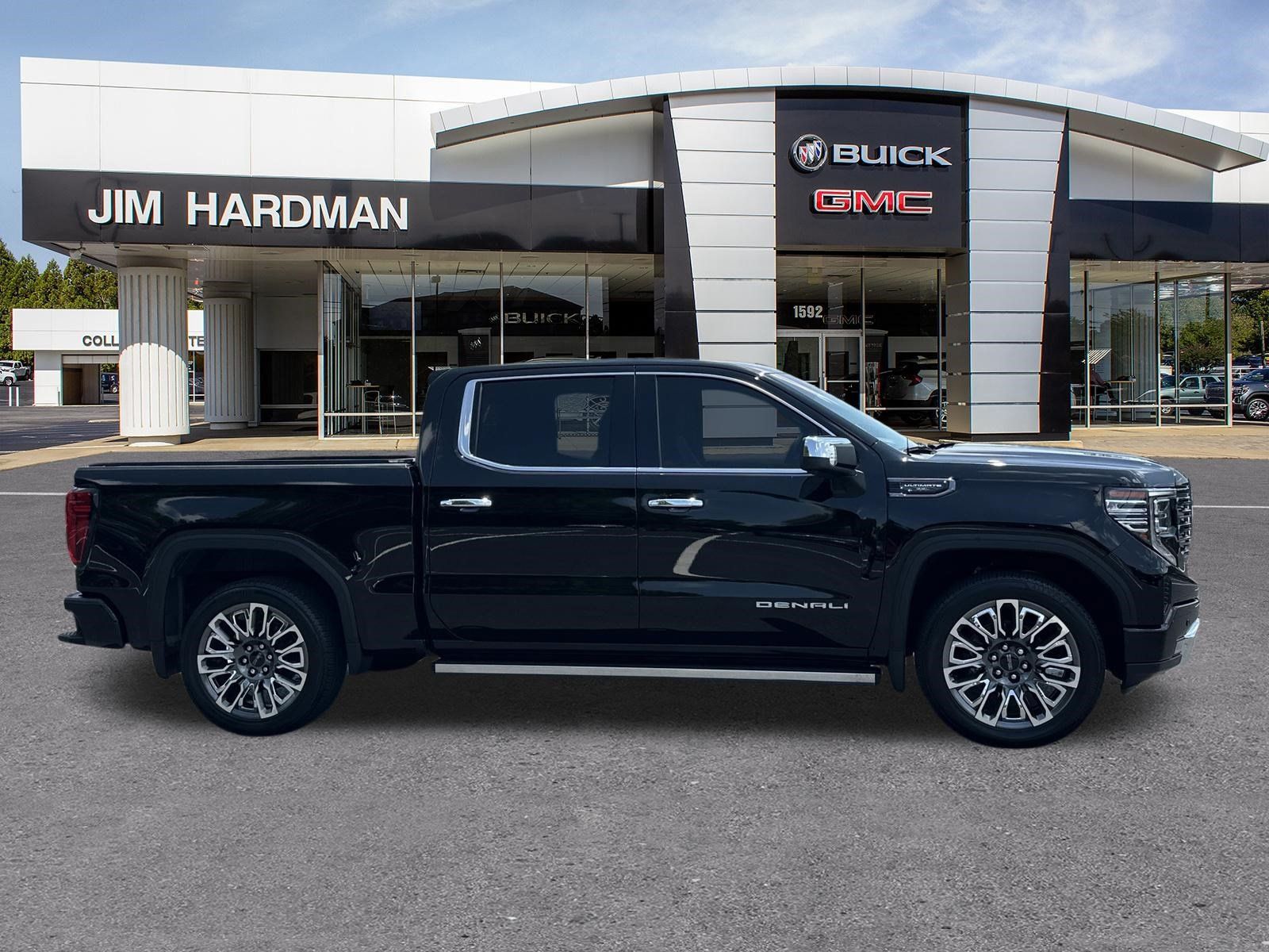 Used 2025 GMC Sierra 1500 Denali Ultimate AWD/4WD image 8