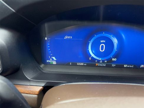 Used 2021 Ford Explorer King Ranch w/ Premium Technology Package image 62