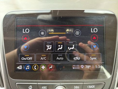 Used 2025 Chevrolet Malibu LT FWD image 13
