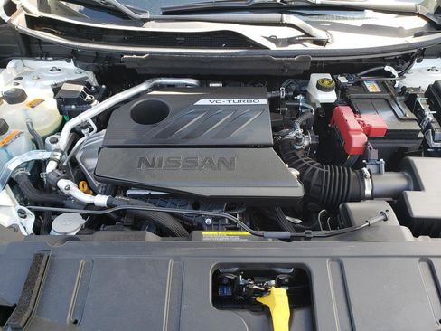 Certified 2025 Nissan Rogue Platinum w/ Tech Package image 14