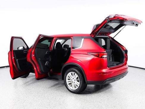 Used 2022 Mitsubishi Outlander ES AWD/4WD image 14