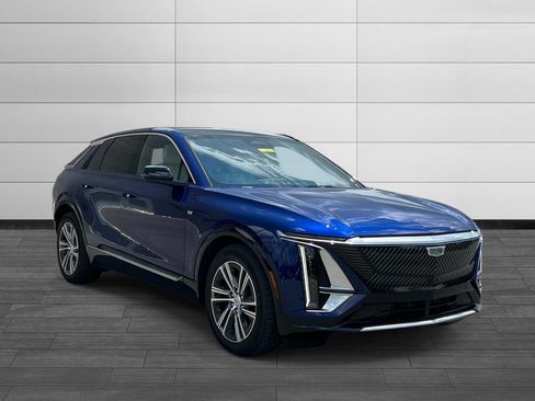 Certified 2024 Cadillac Lyriq Luxury RWD image 8