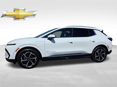 Certified 2024 Chevrolet Equinox EV LT FWD image 3