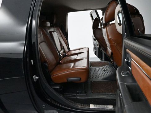 Used 2015 RAM 3500 Laramie Longhorn image 32