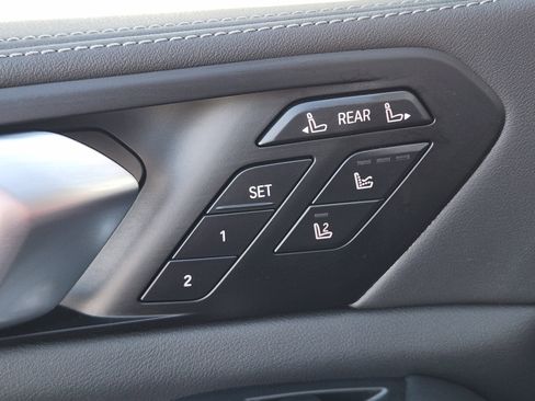 Used 2026 BMW X7 M60i image 24