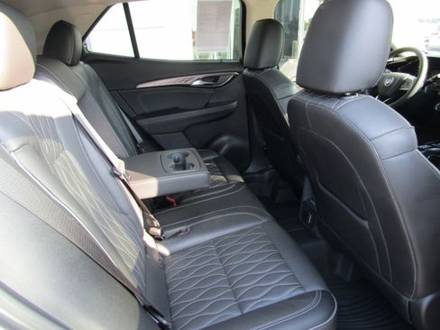 Used 2021 Buick Envision Avenir w/ Technology Package II image 16