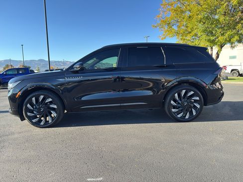 Used 2024 Lincoln Nautilus Reserve w/ Equipment Group 202A image 4