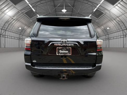 Used 2023 Toyota 4Runner SR5 AWD/4WD image 9