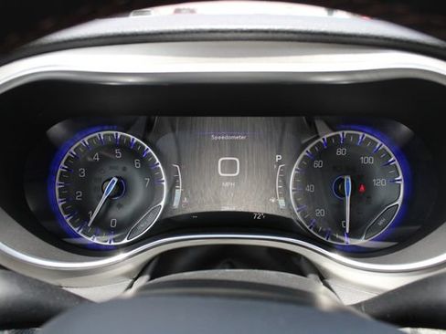 Used 2026 Chrysler Pacifica Pinnacle FWD image 10