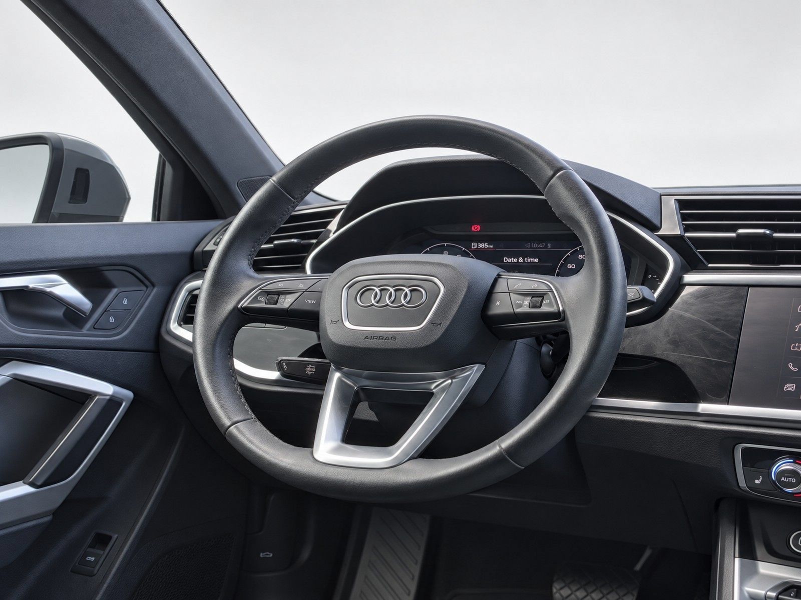 Used 2021 Audi Q3 2.0T Premium w/ Convenience Package AWD/4WD image 24