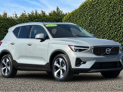 Used 2025 Volvo XC40 B5 Plus