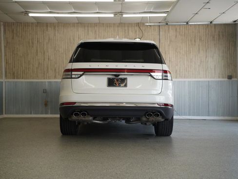Used 2023 Lincoln Aviator Reserve w/ Equipment Group 201A image 8