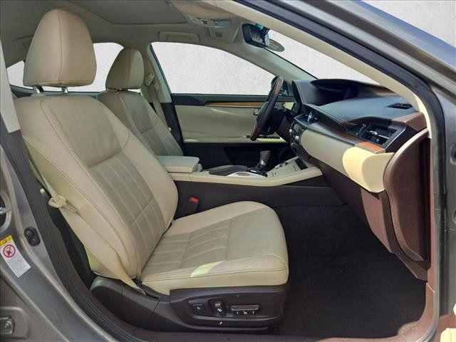 Used 2017 Lexus ES 350 F Sport w/ Luxury Package FWD image 22
