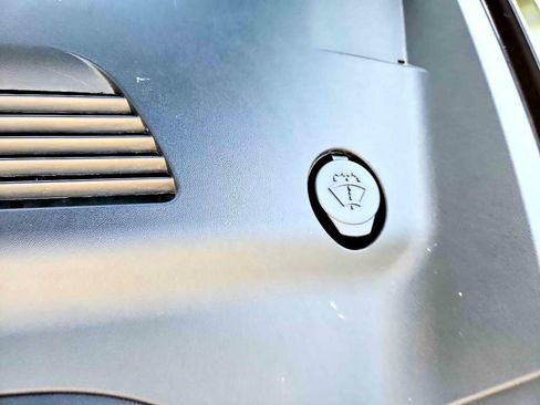 Used 2021 Tesla Model Y Performance image 26