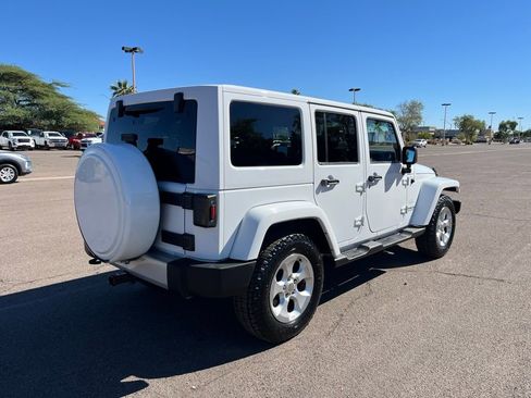 Used 2015 Jeep Wrangler Unlimited Sahara w/ Connectivity Group image 9
