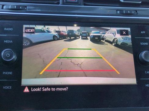 Used 2022 Volkswagen Tiguan SE R-Line image 13