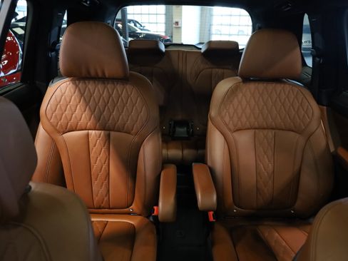 Used 2020 BMW X7 M50i w/ Dynamic Handling Package image 35