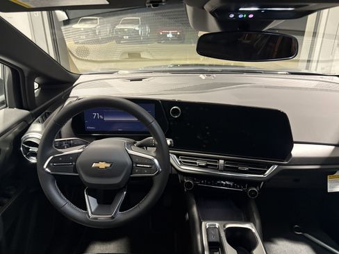 New 2026 Chevrolet Equinox EV LT image 11